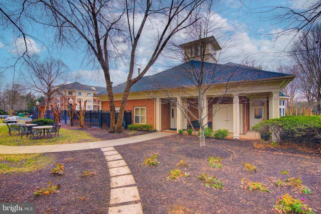 1855 STRATFORD PARK PLACE 310