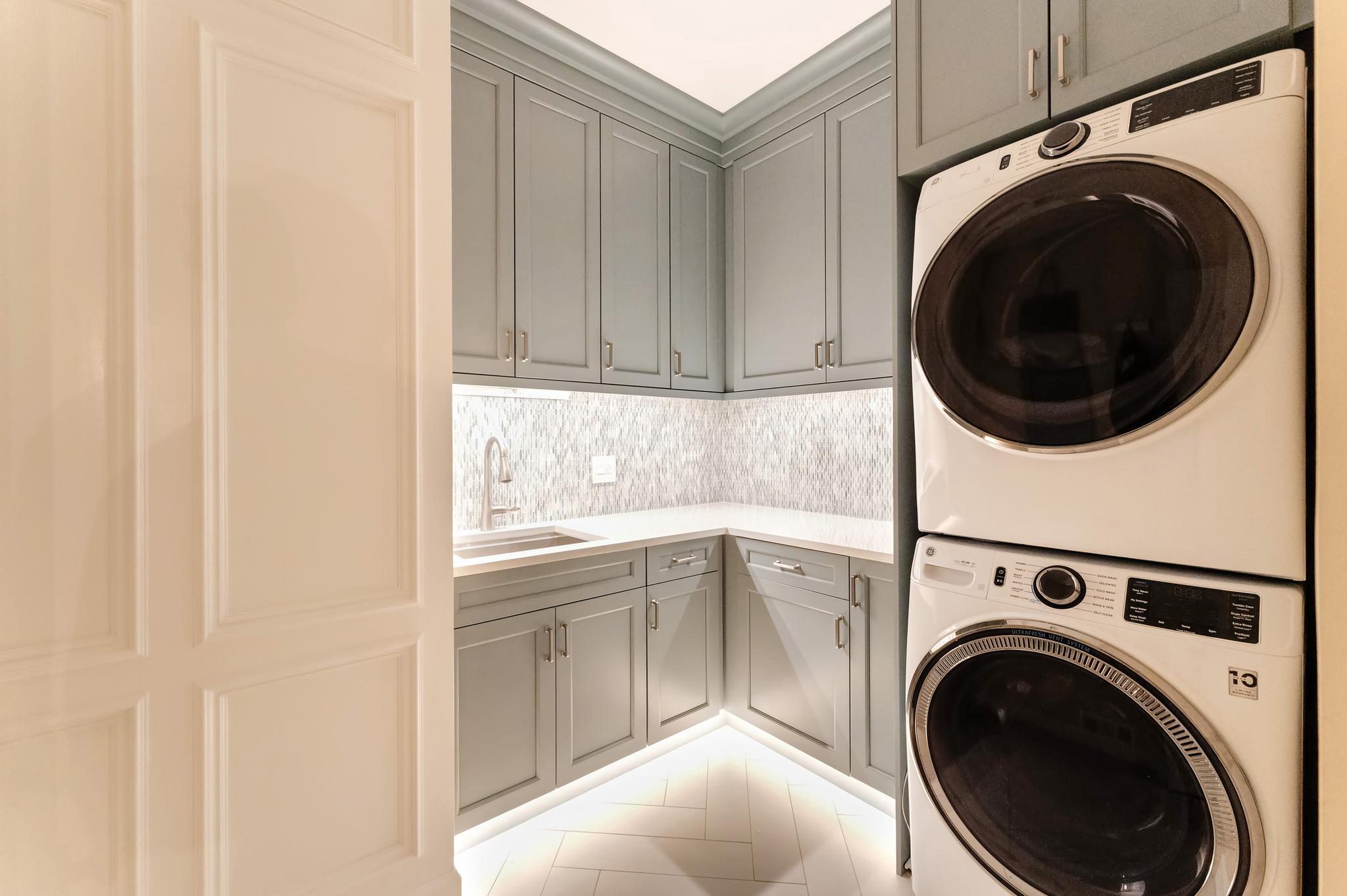 10914 SHALLOW CREEK DRIVE