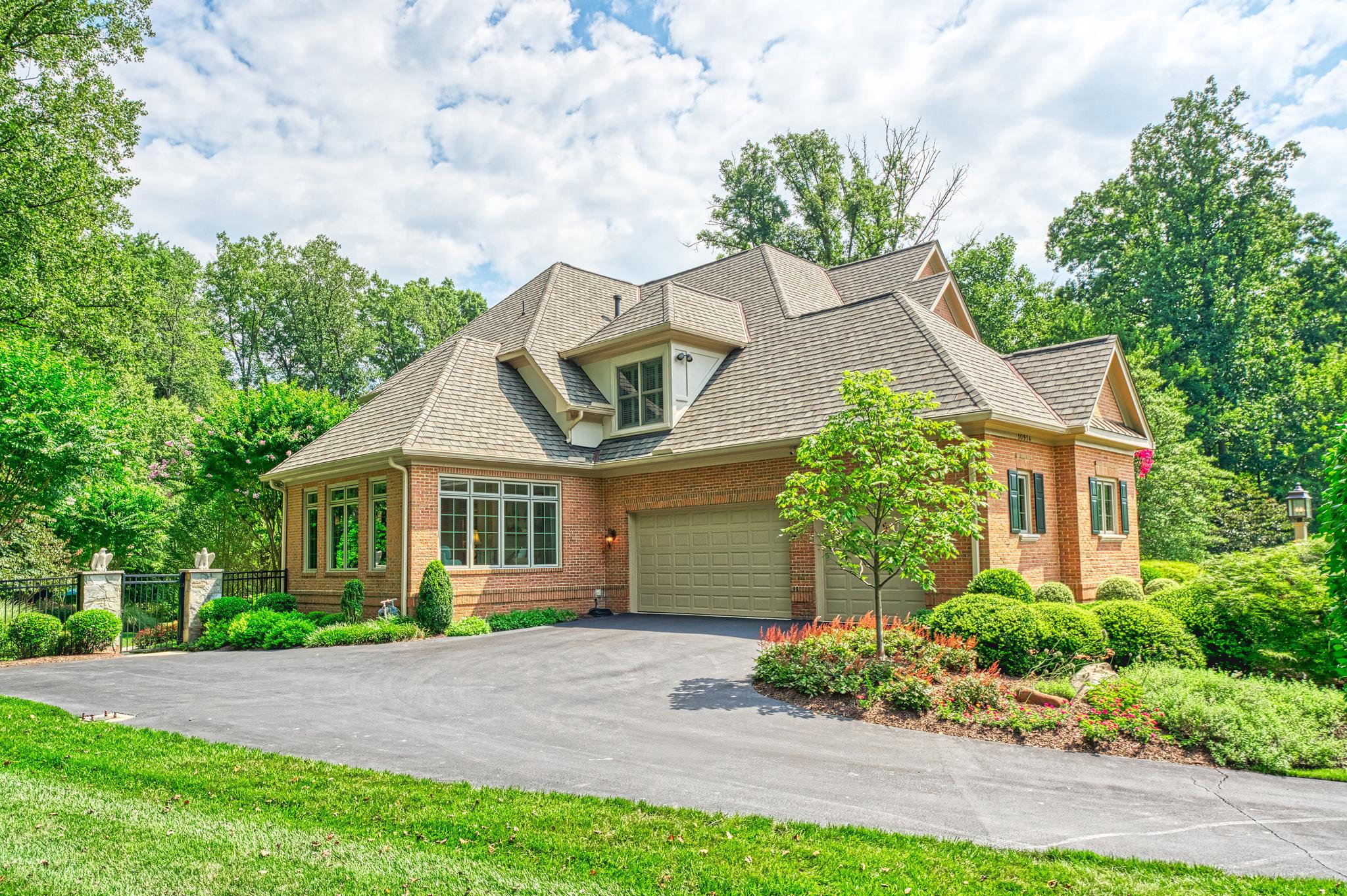 10914 SHALLOW CREEK DRIVE