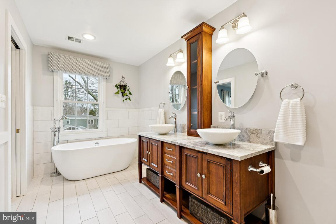 2698 LINDA MARIE DRIVE