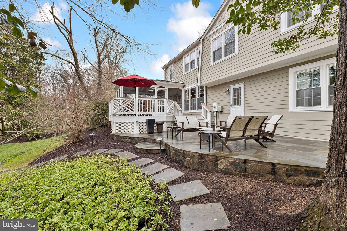 2698 LINDA MARIE DRIVE