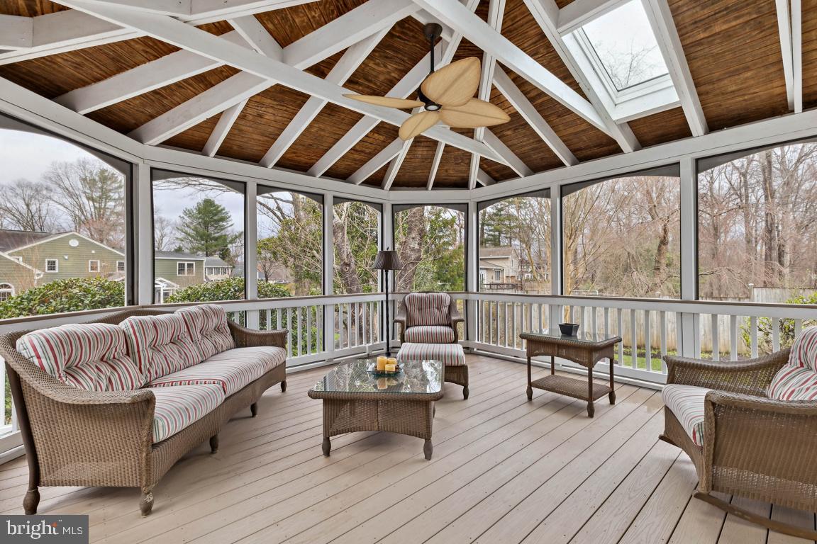 2698 LINDA MARIE DRIVE