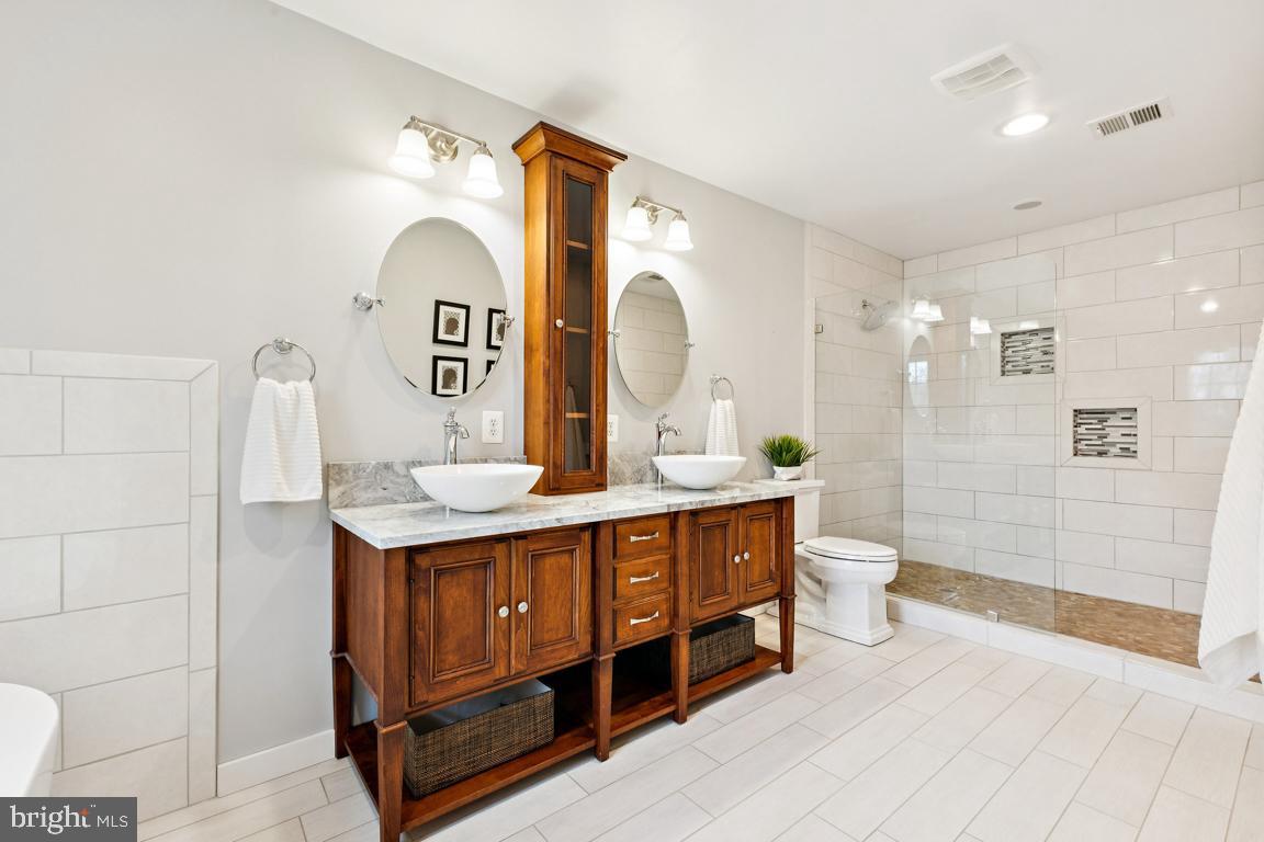 2698 LINDA MARIE DRIVE