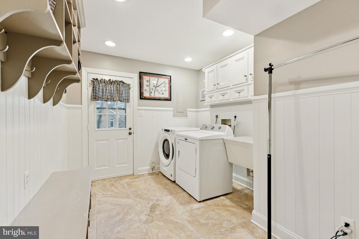 2698 LINDA MARIE DRIVE