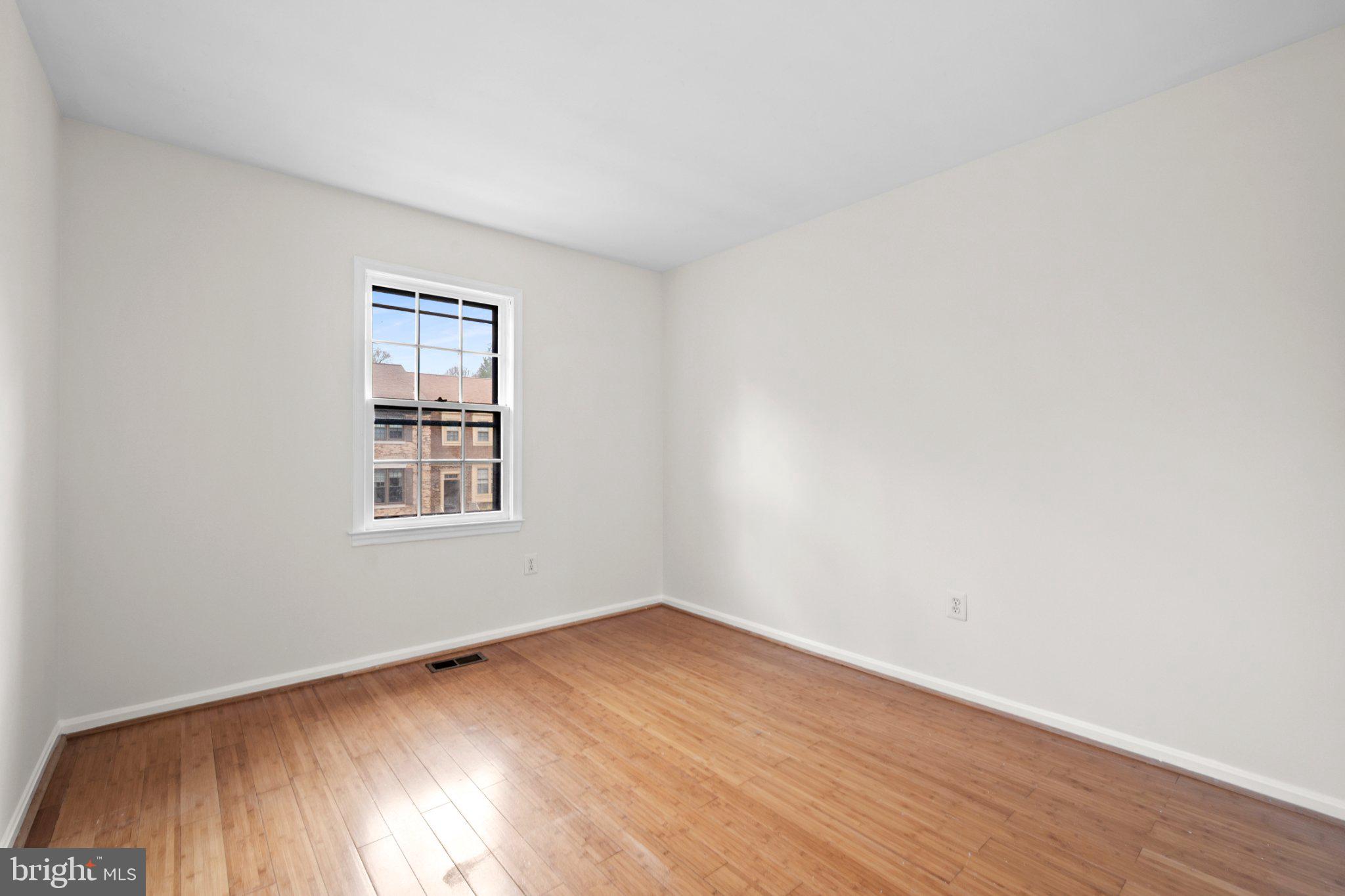 2880 KELLY SQUARE