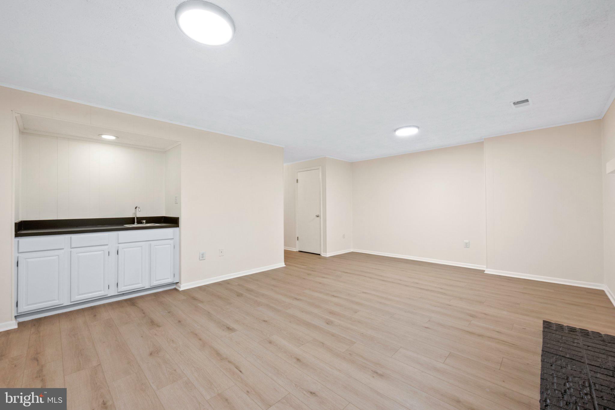 2880 KELLY SQUARE