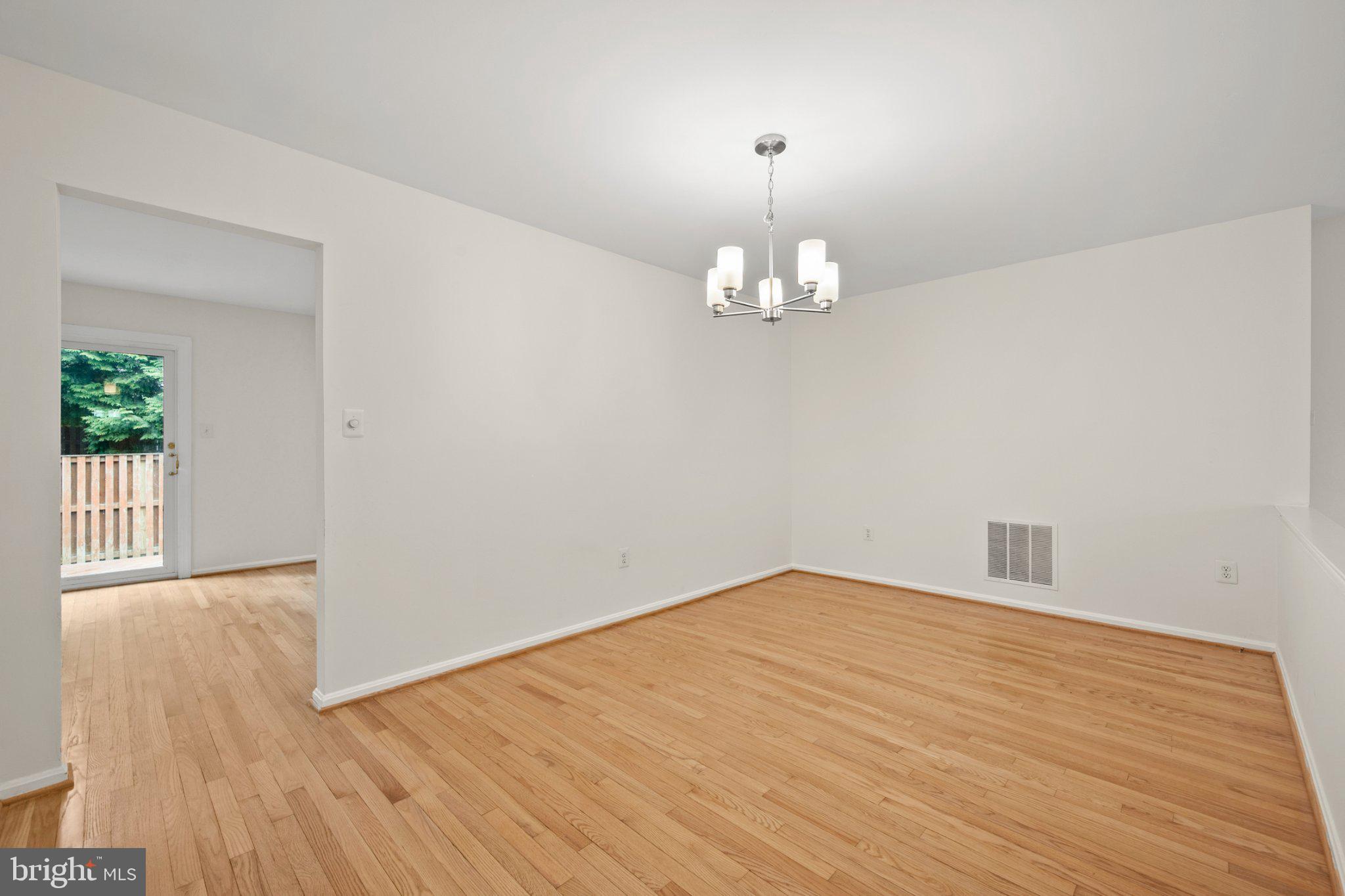 2880 KELLY SQUARE