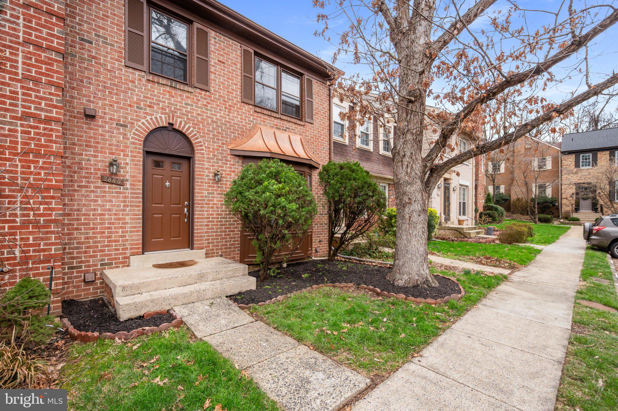 2880 KELLY SQUARE