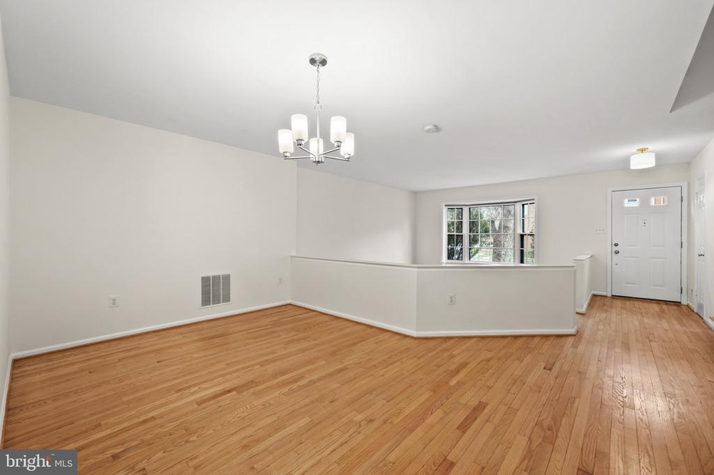 2880 KELLY SQUARE