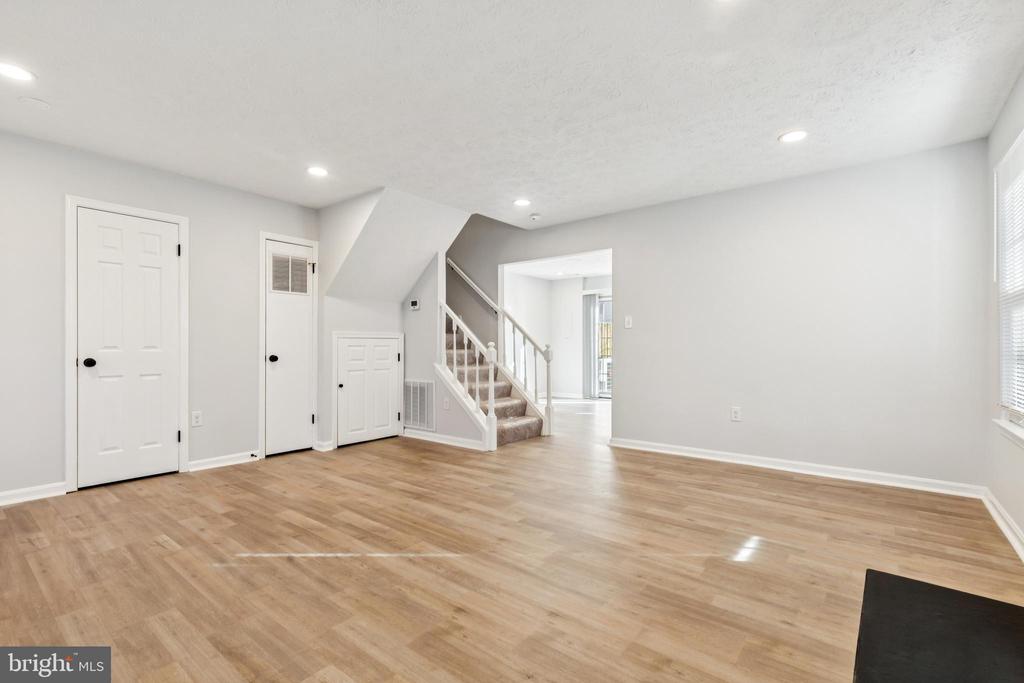 7763 WOLFORD WAY