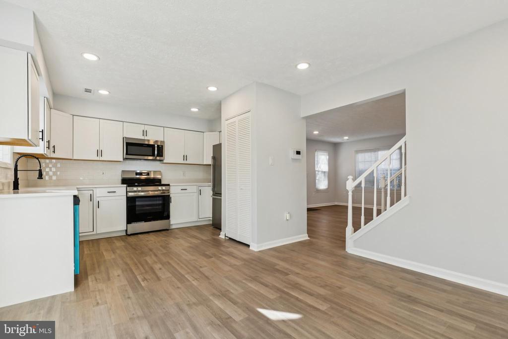 7763 WOLFORD WAY