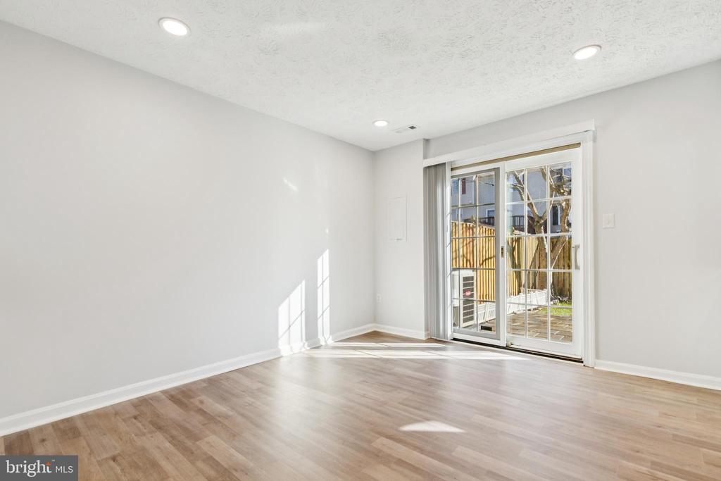 7763 WOLFORD WAY