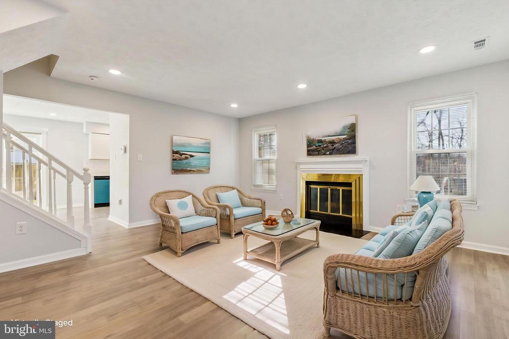 7763 WOLFORD WAY