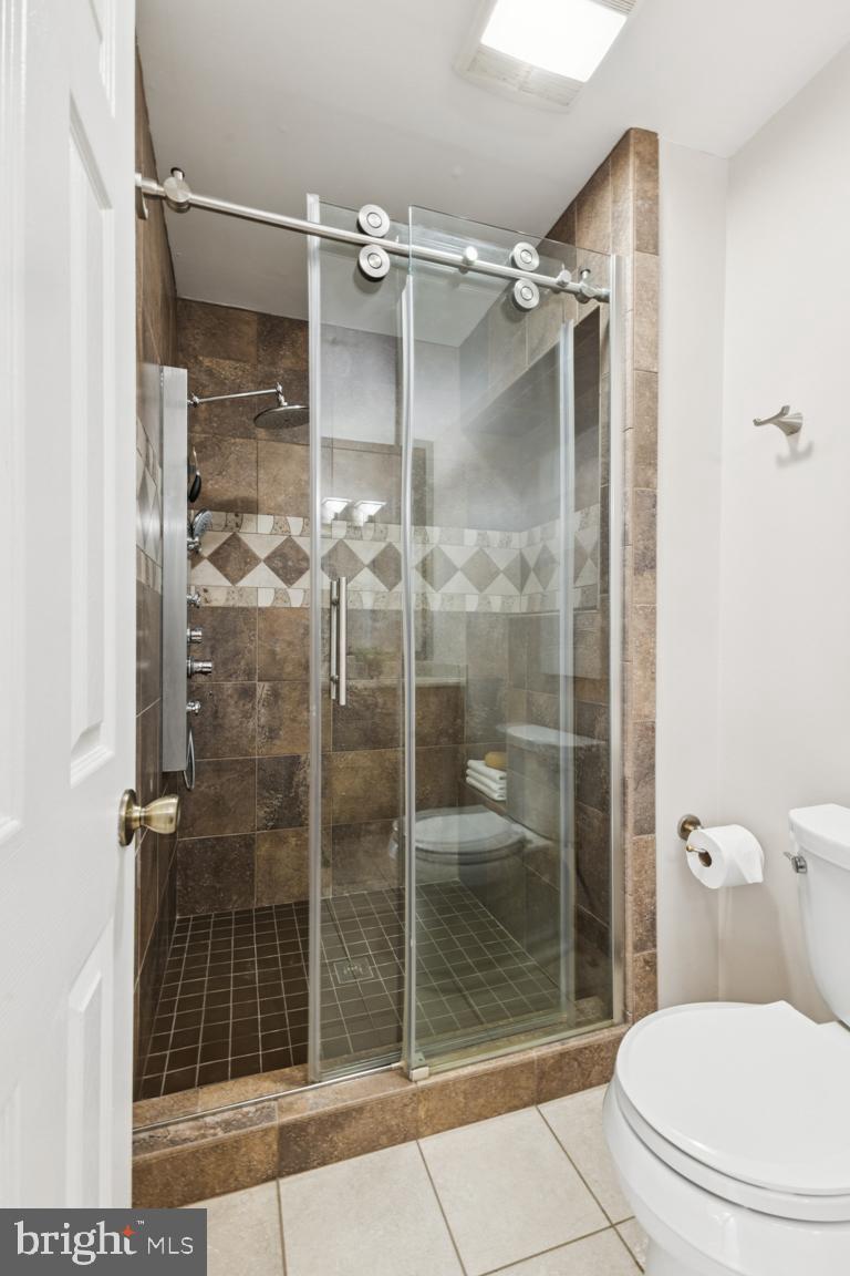 2926 FORT LEE STREET