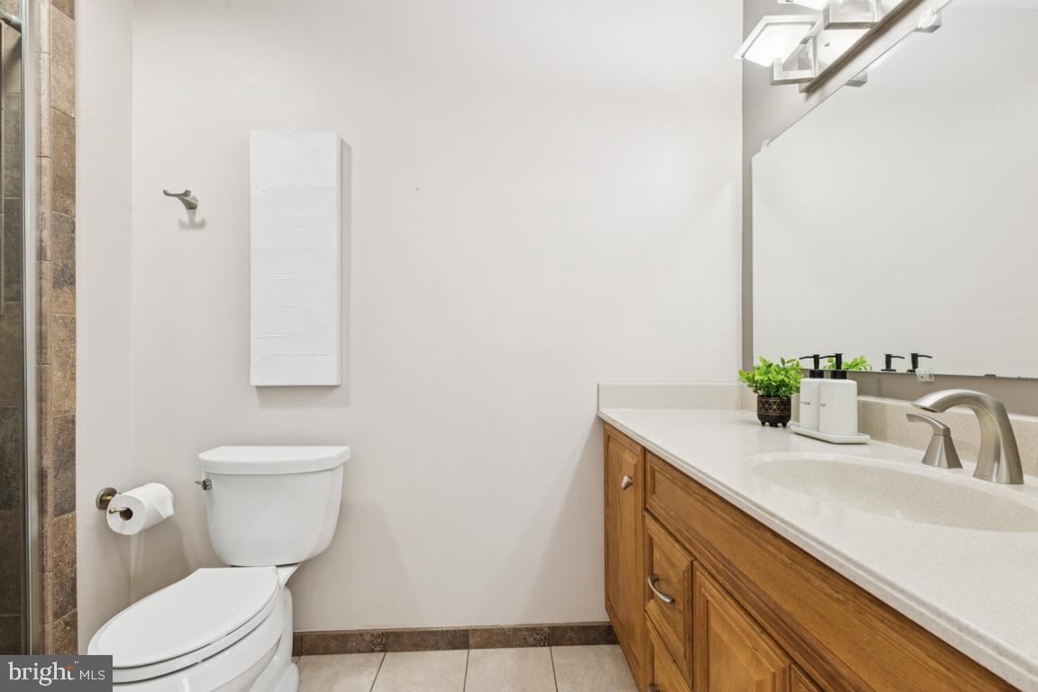 2926 FORT LEE STREET