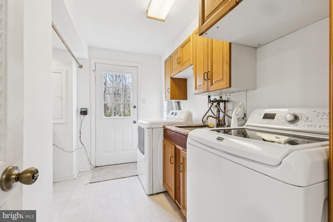 2926 FORT LEE STREET