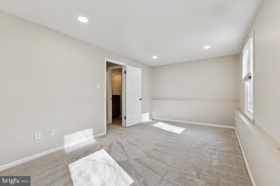 2926 FORT LEE STREET