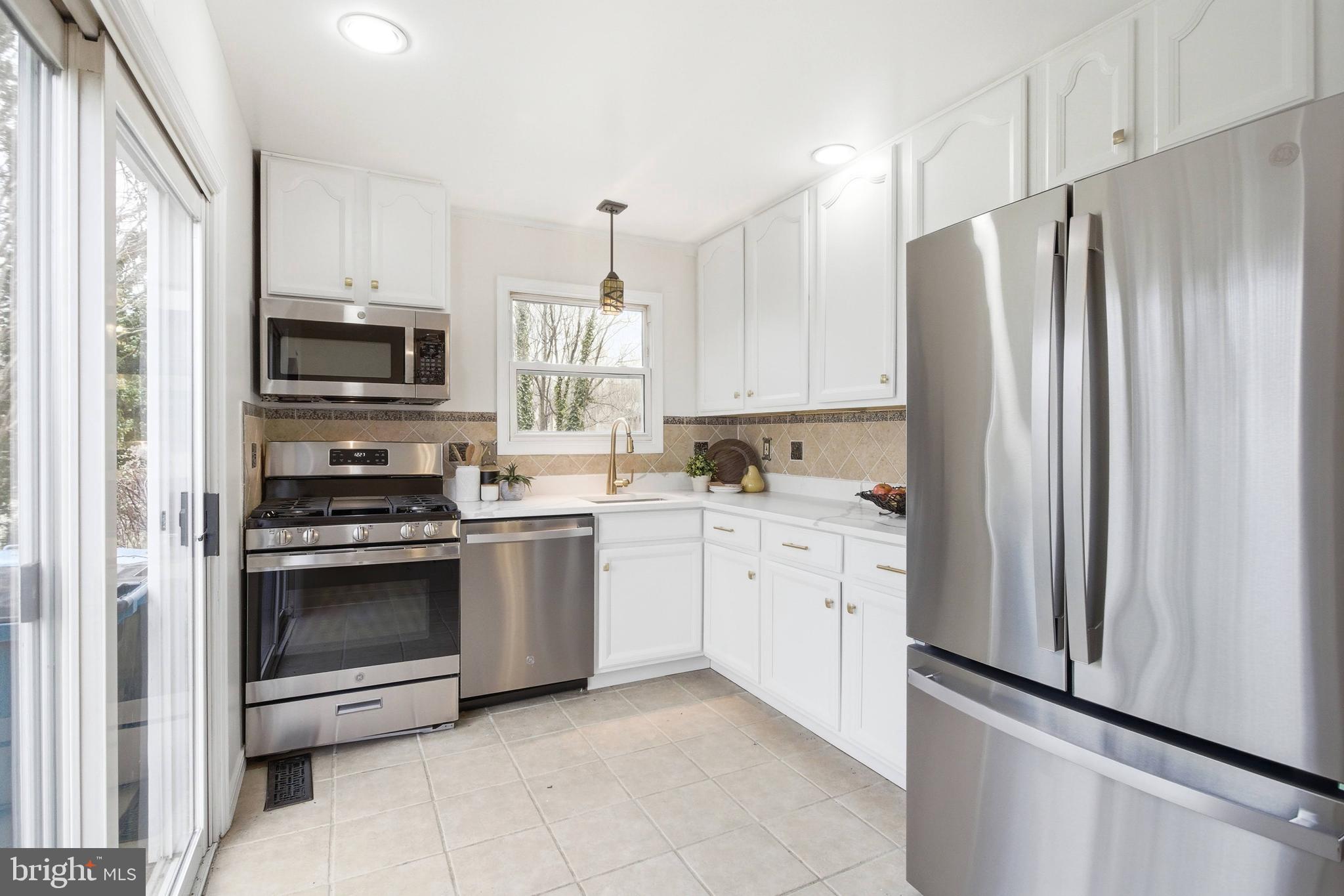 6207 GEMINI COURT