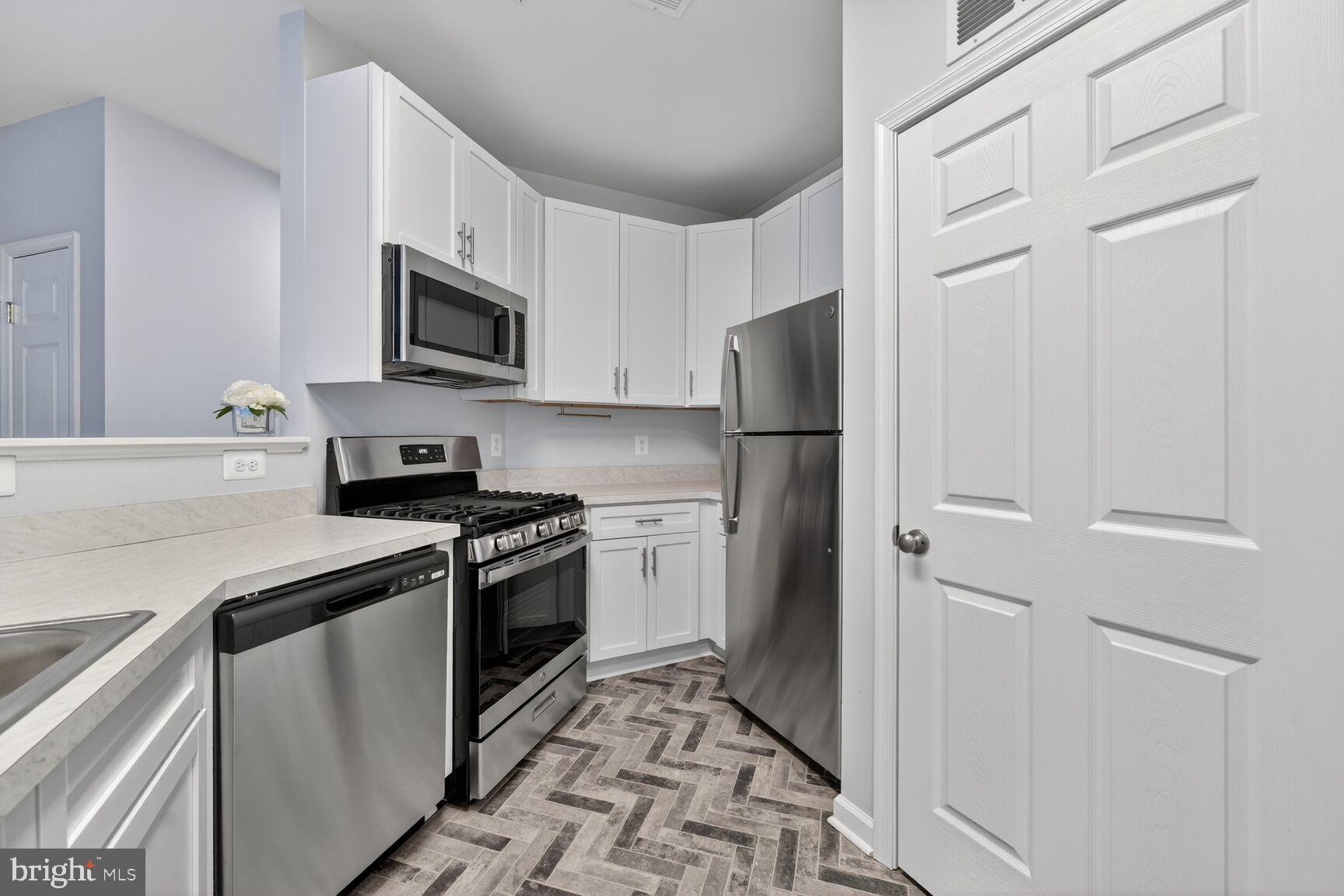 4210 MOZART BRIGADE LANE N