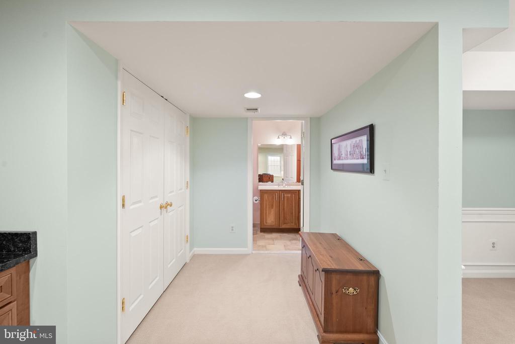 4928 NOVAK LANE
