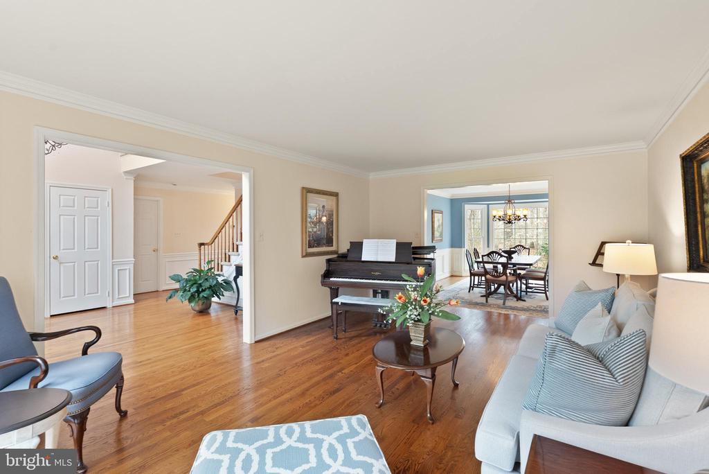 4928 NOVAK LANE