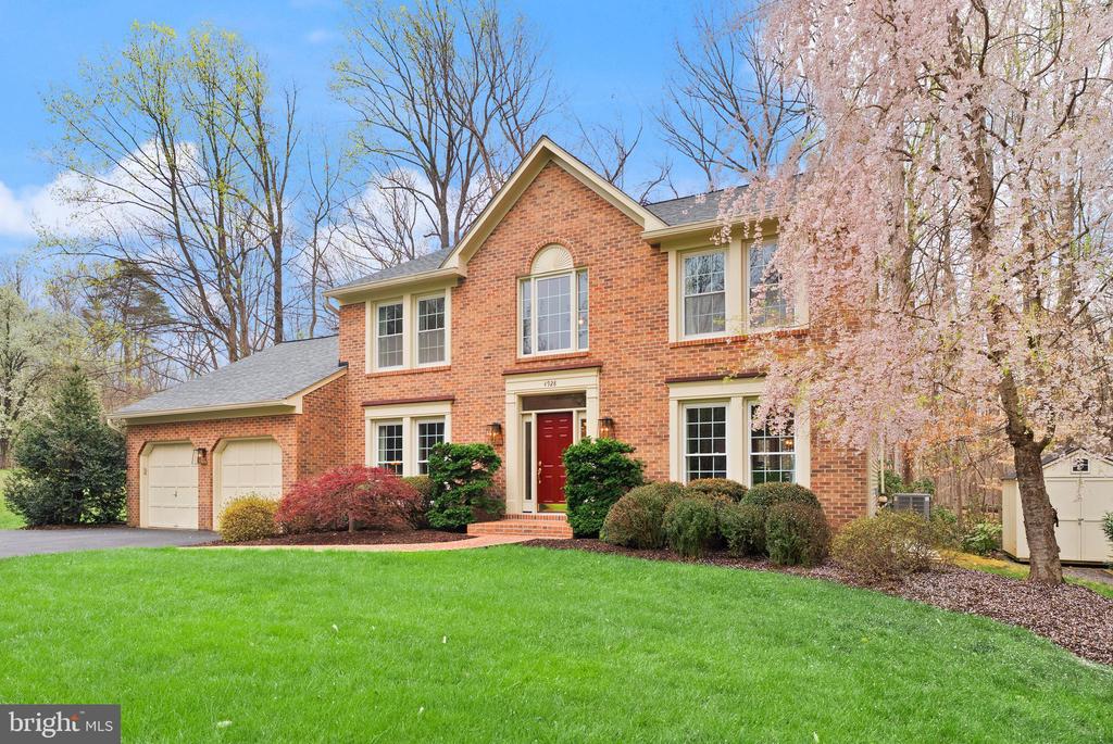 4928 NOVAK LANE