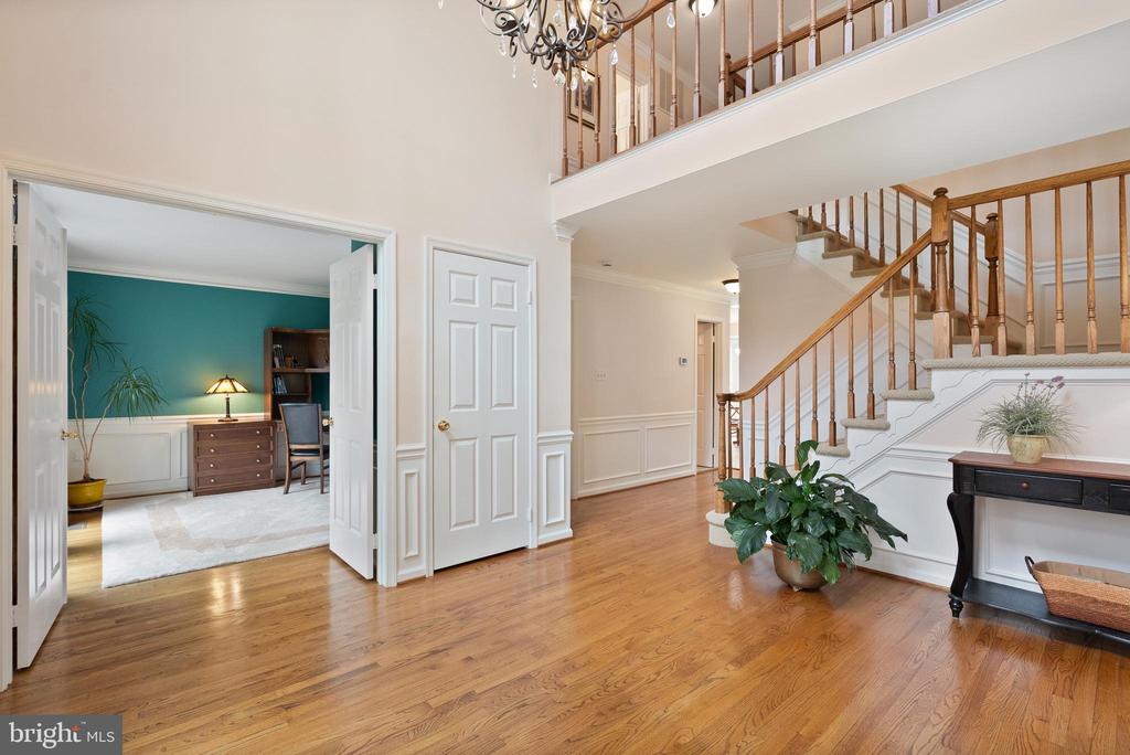 4928 NOVAK LANE