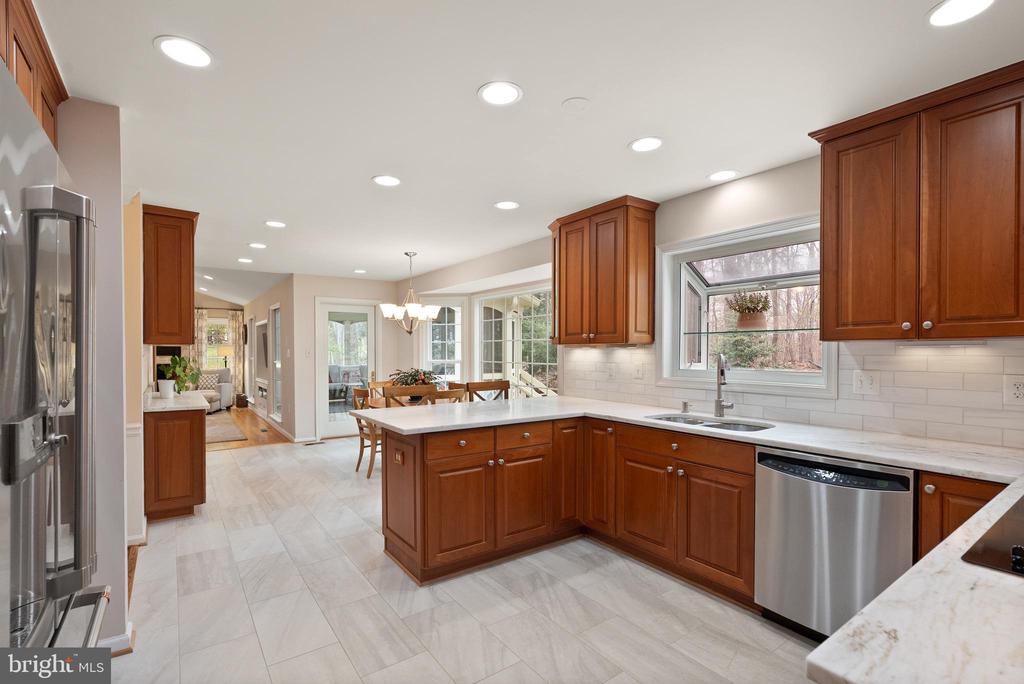 4928 NOVAK LANE