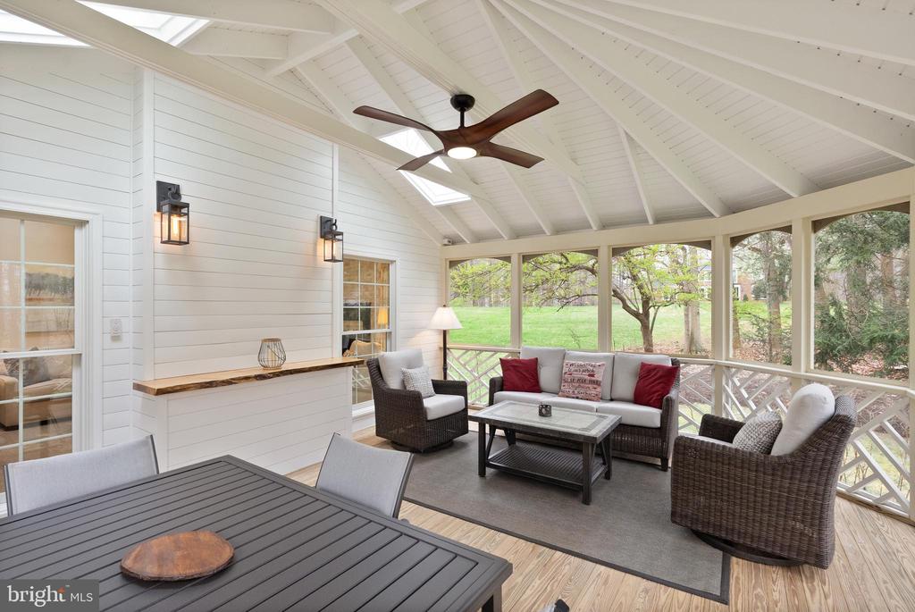 4928 NOVAK LANE