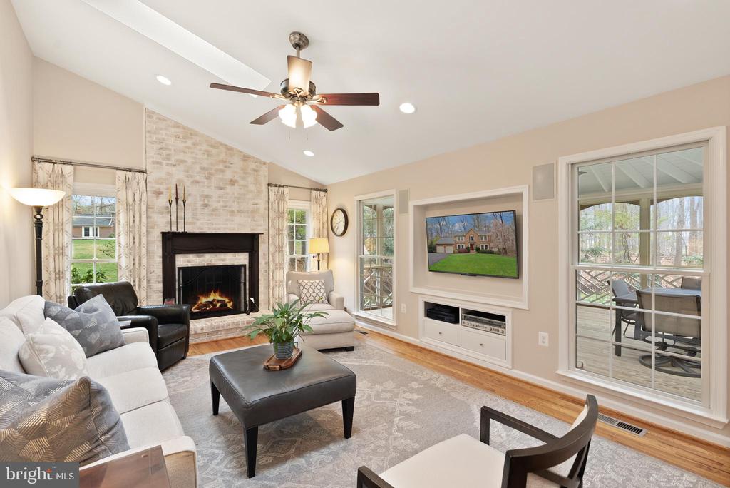 4928 NOVAK LANE
