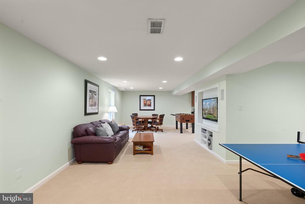 4928 NOVAK LANE