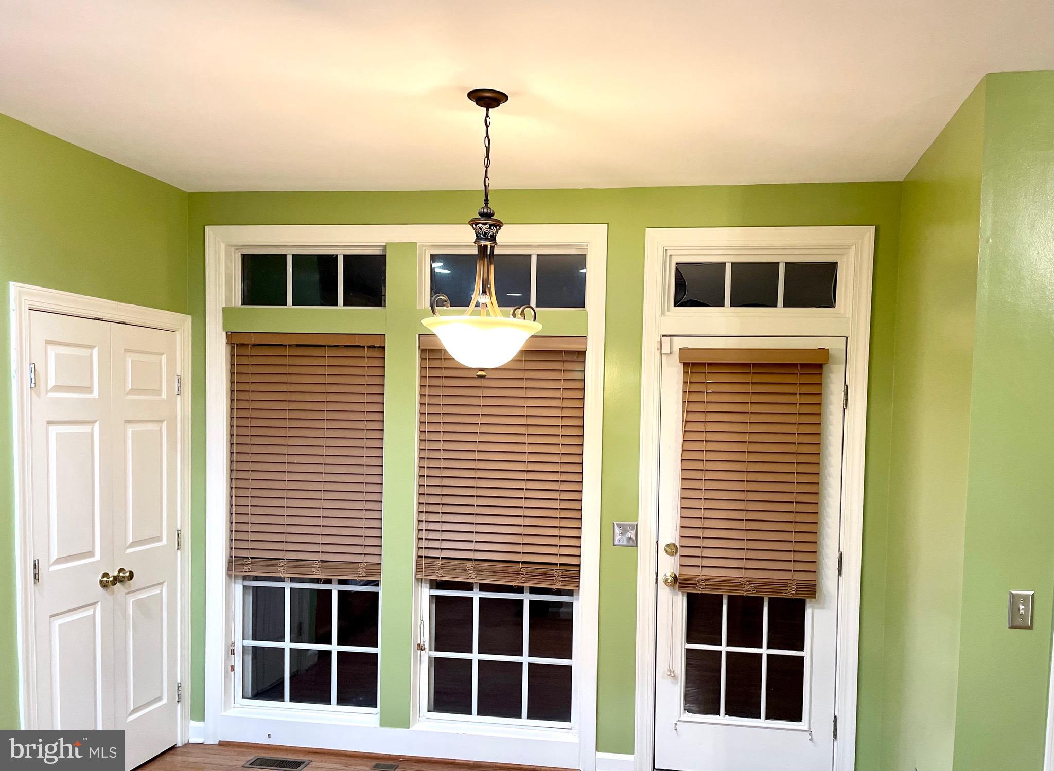 9135 SILVERSHADOW COURT