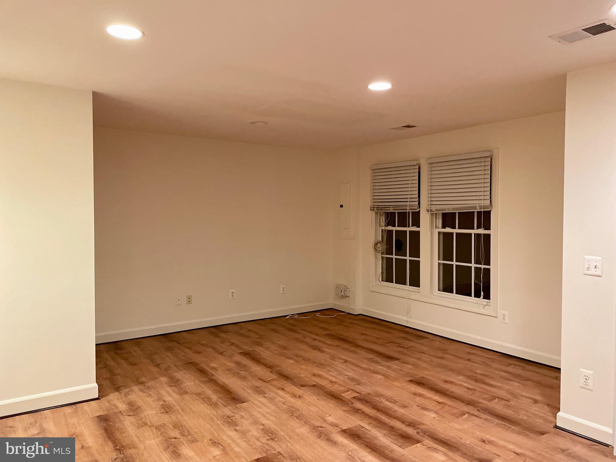 9135 SILVERSHADOW COURT