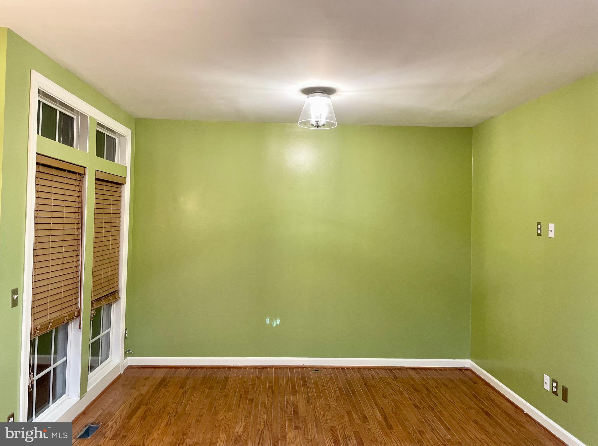 9135 SILVERSHADOW COURT