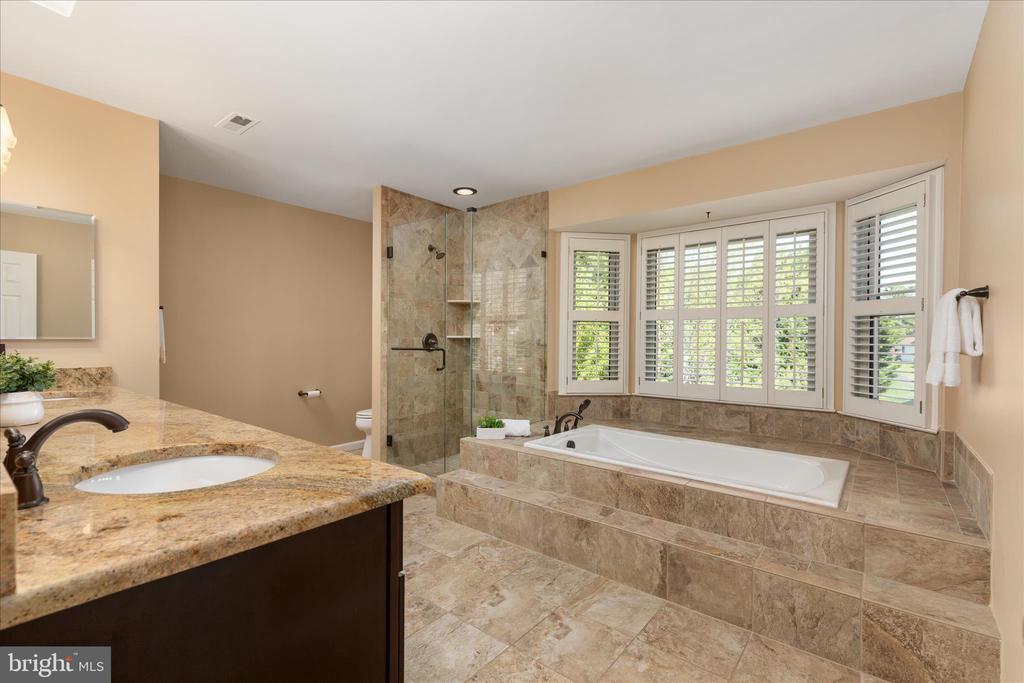 408 WOODGROVE COURT