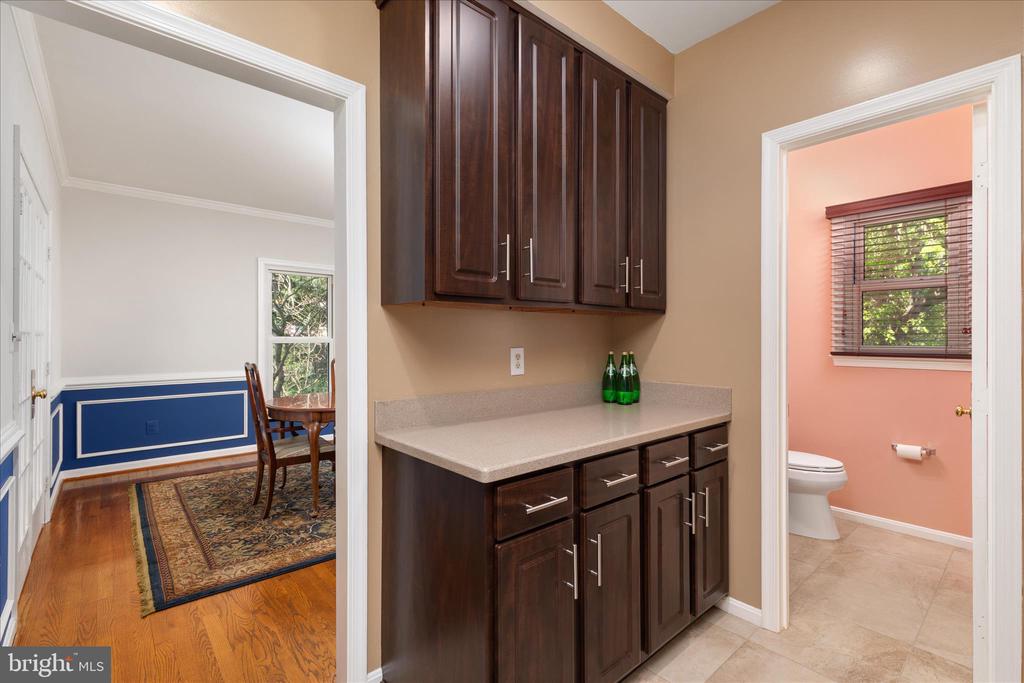 408 WOODGROVE COURT