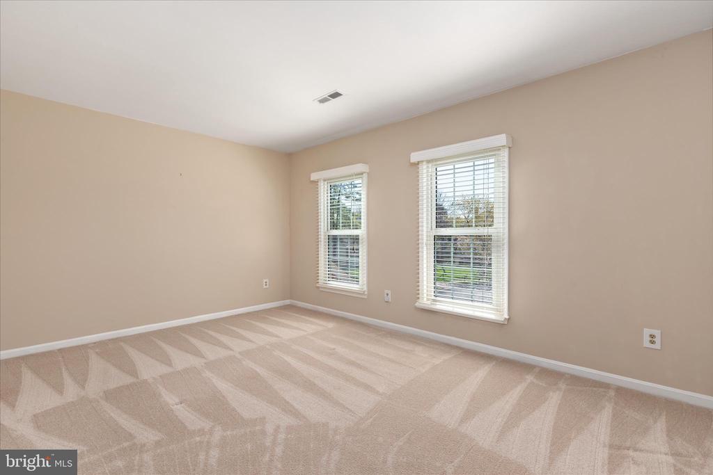 408 WOODGROVE COURT