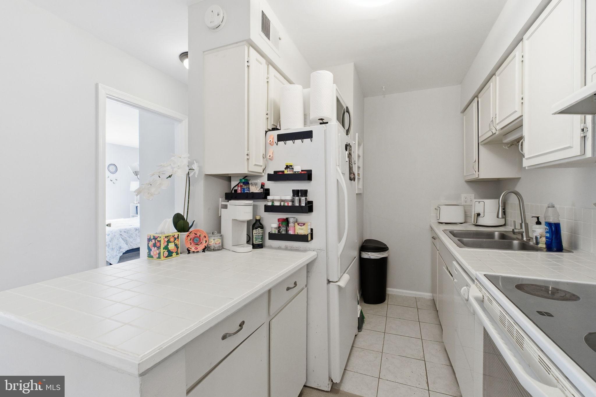 5911 PRINCE JAMES DRIVE E 25