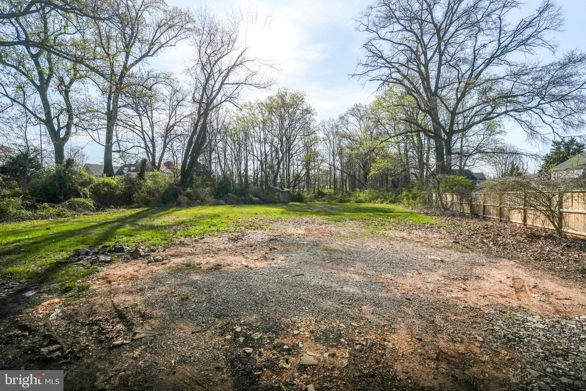 8665 CENTER ROAD