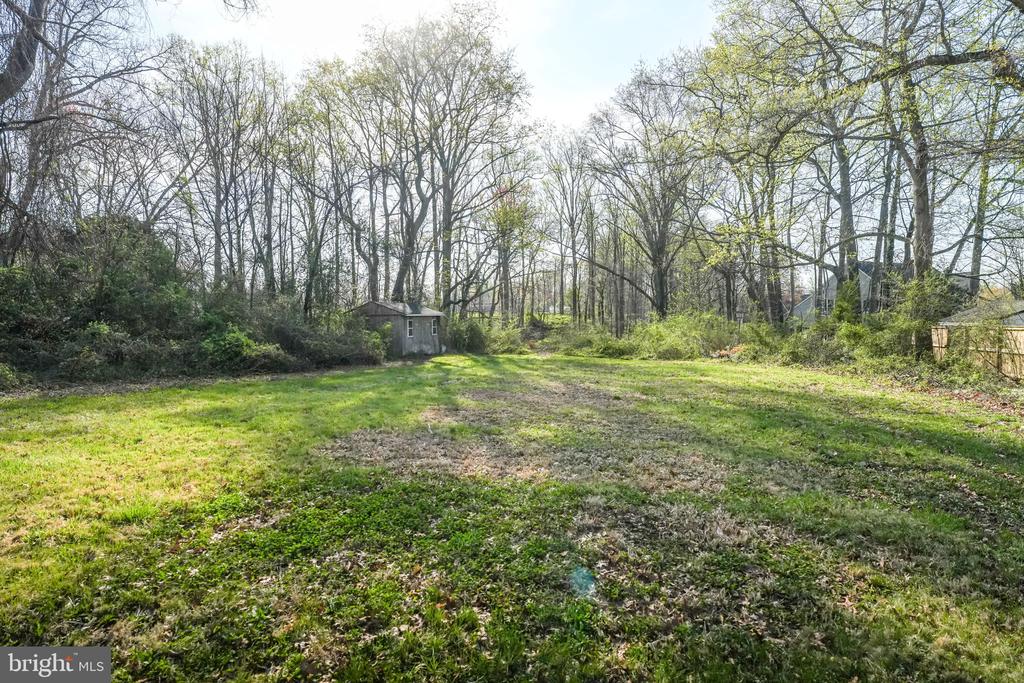 8665 CENTER ROAD