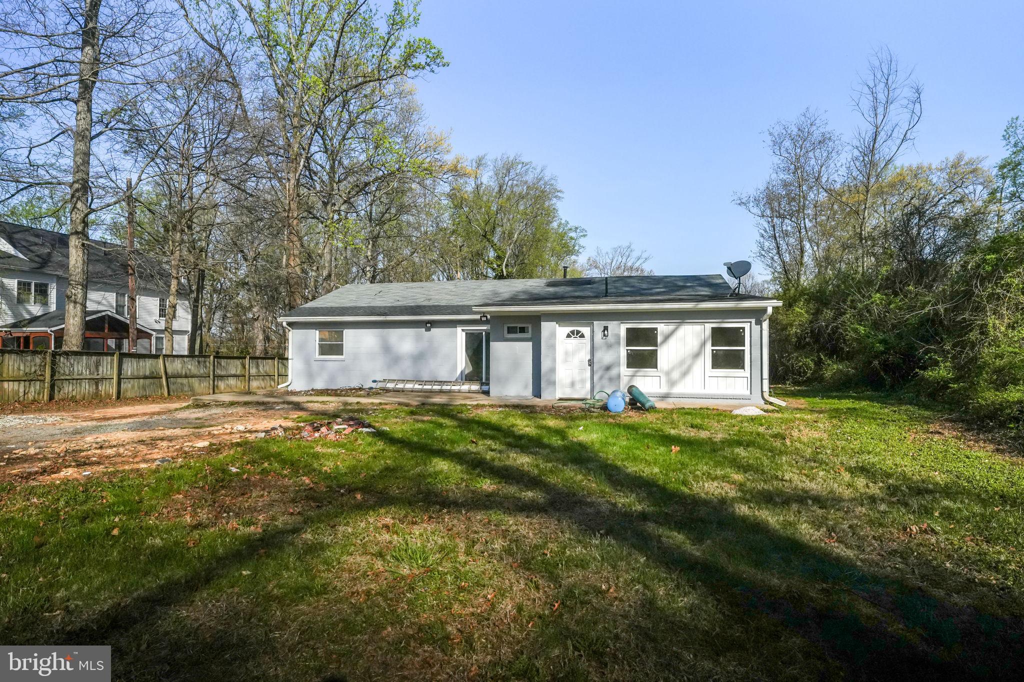 8665 CENTER ROAD