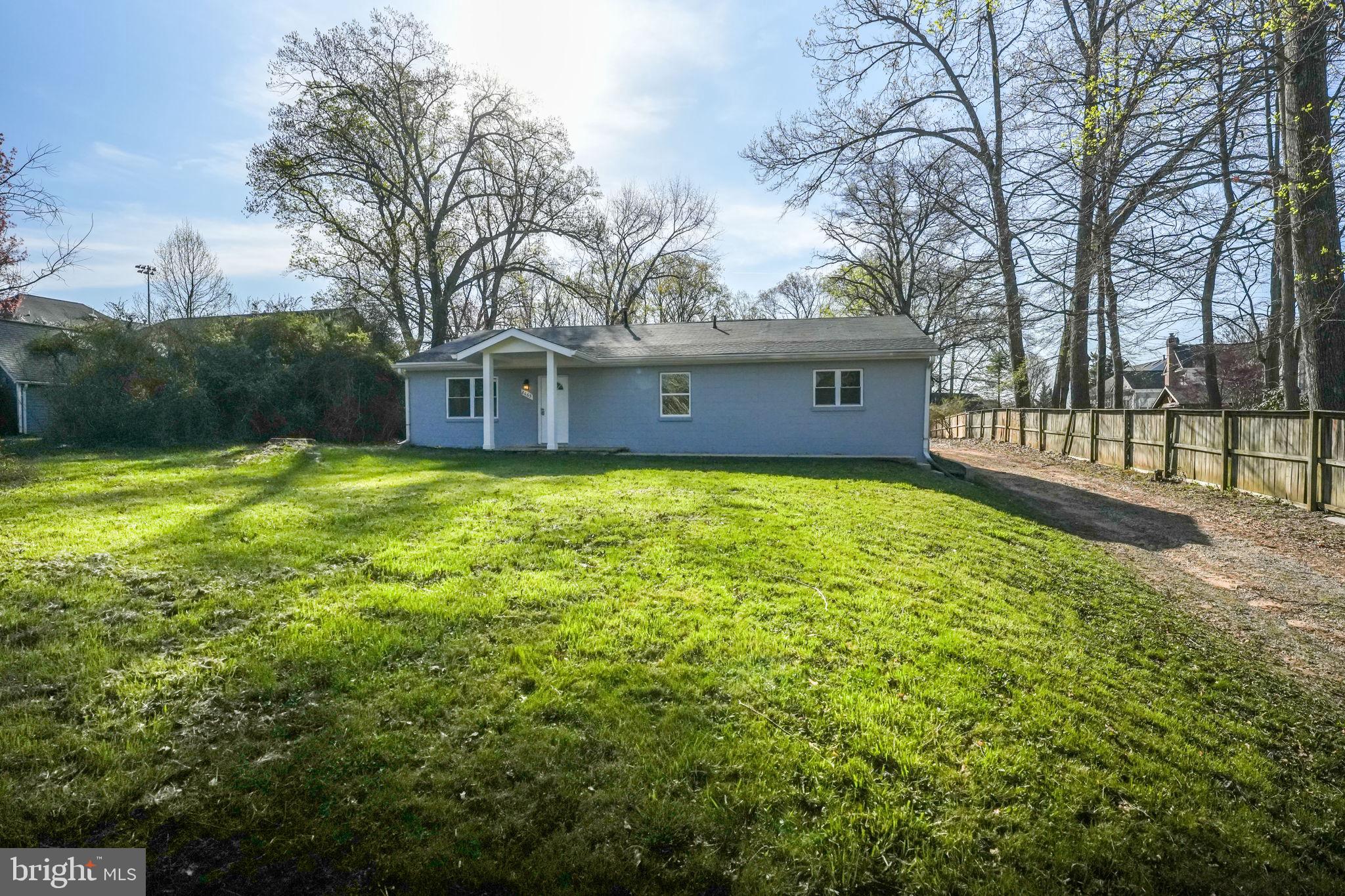 8665 CENTER ROAD