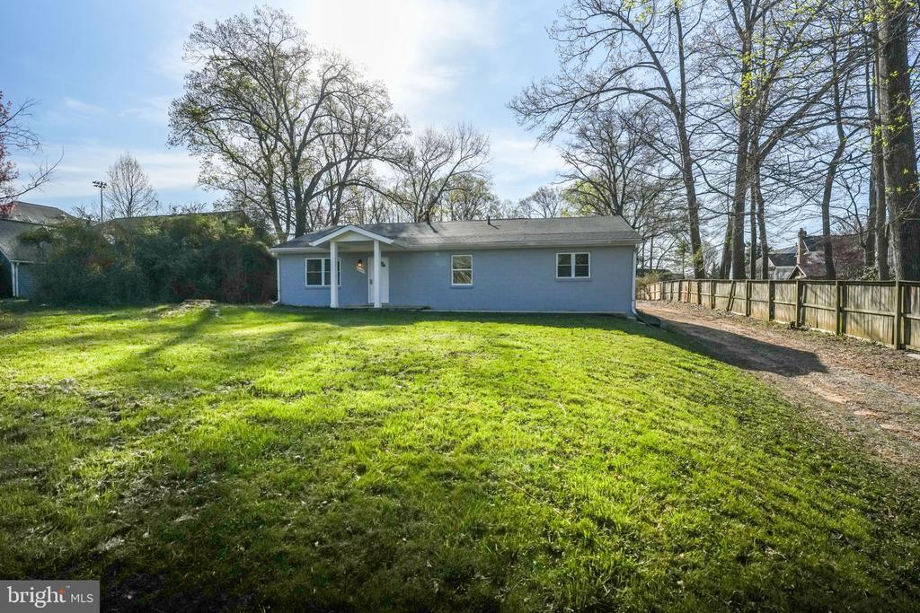 8665 CENTER ROAD