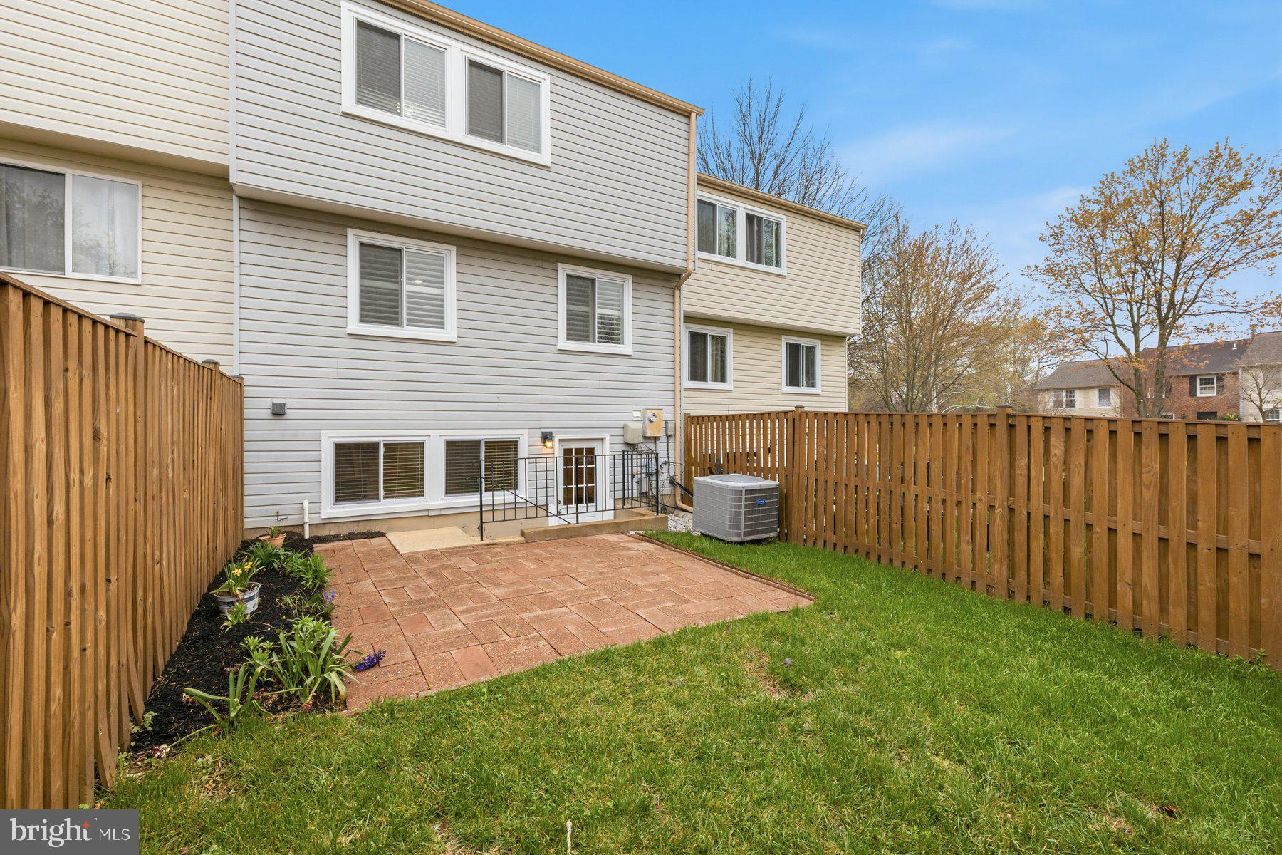 6102 GARDENIA COURT