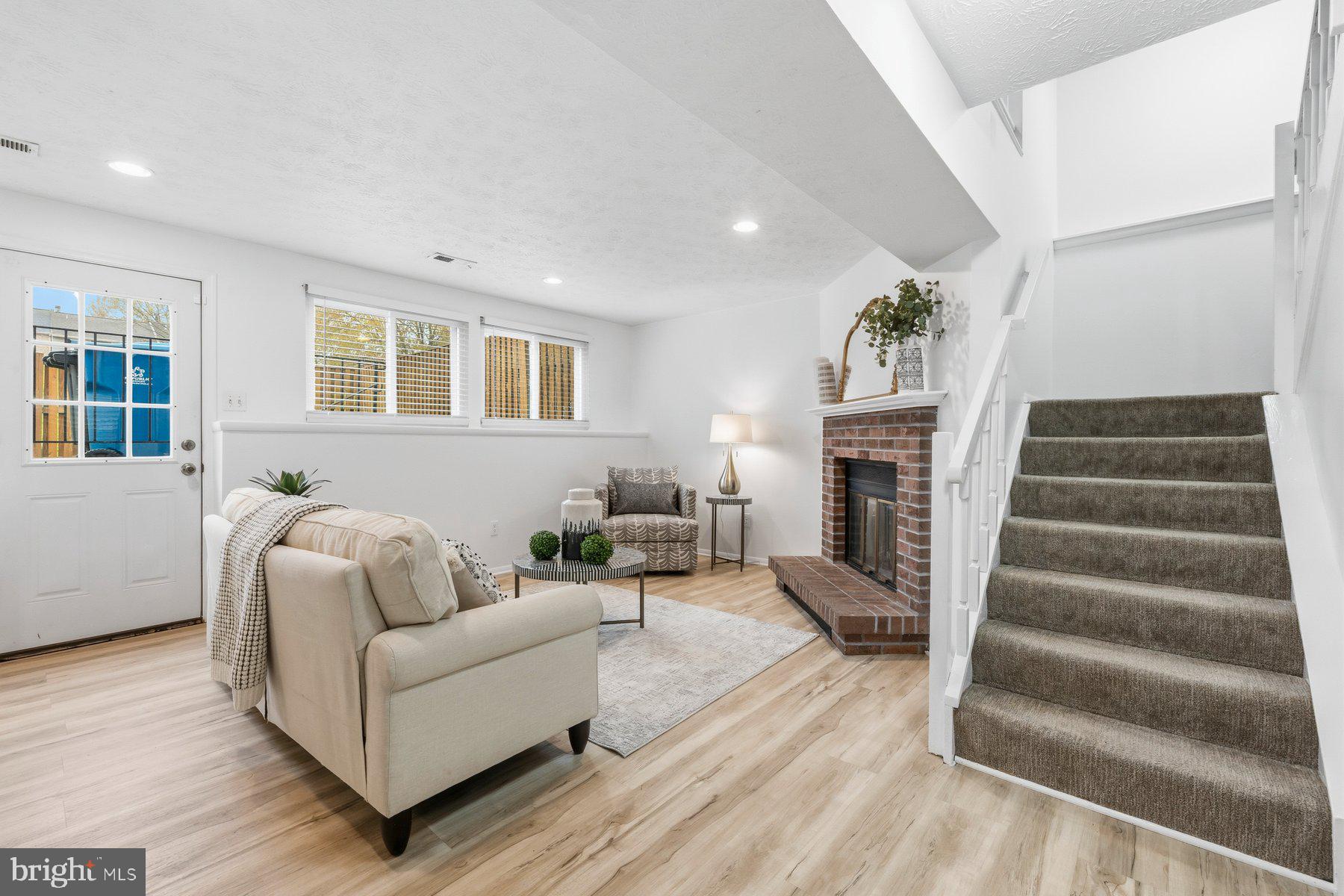 6102 GARDENIA COURT