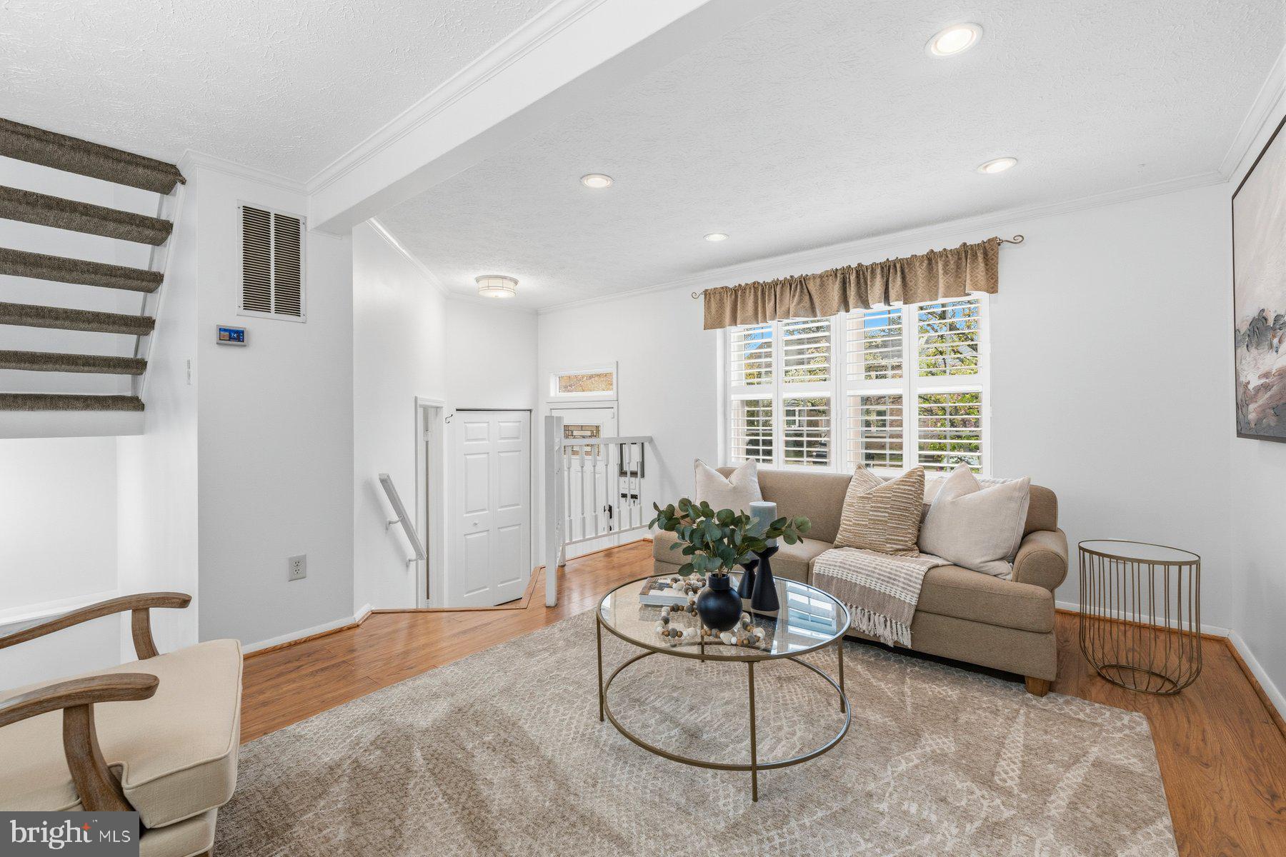 6102 GARDENIA COURT