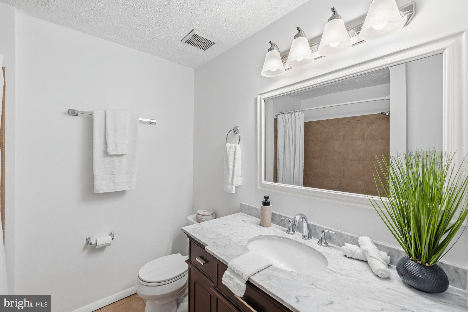 6102 GARDENIA COURT