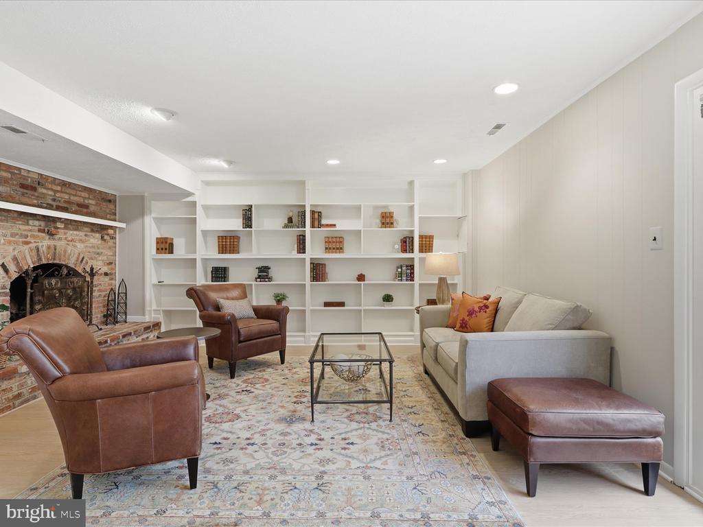 9251 BAILEY LANE