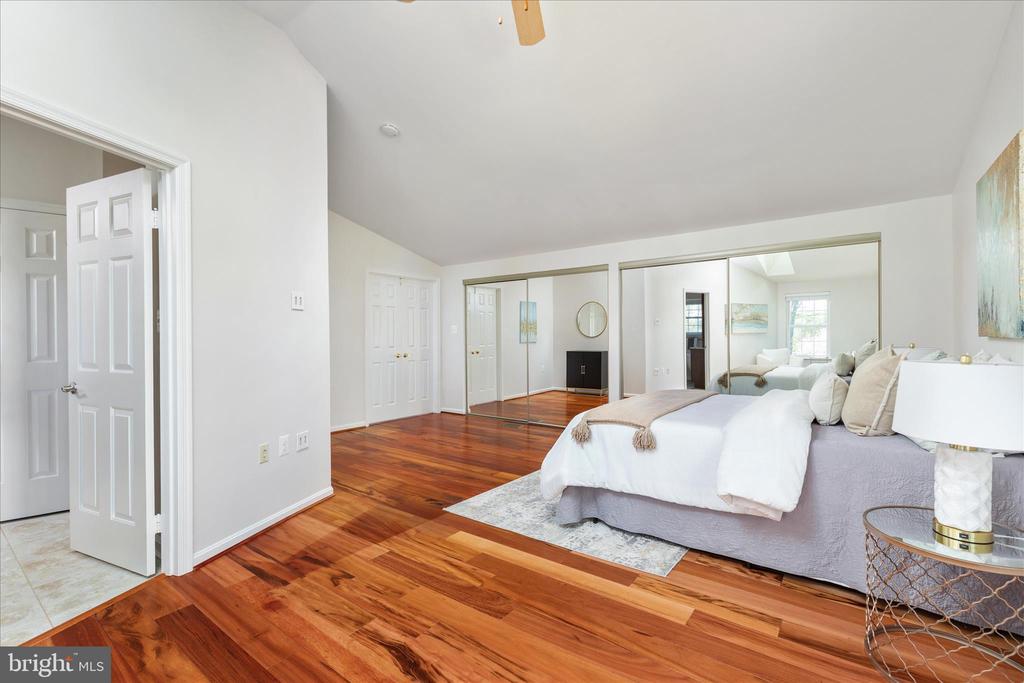 13132 THORNAPPLE PLACE