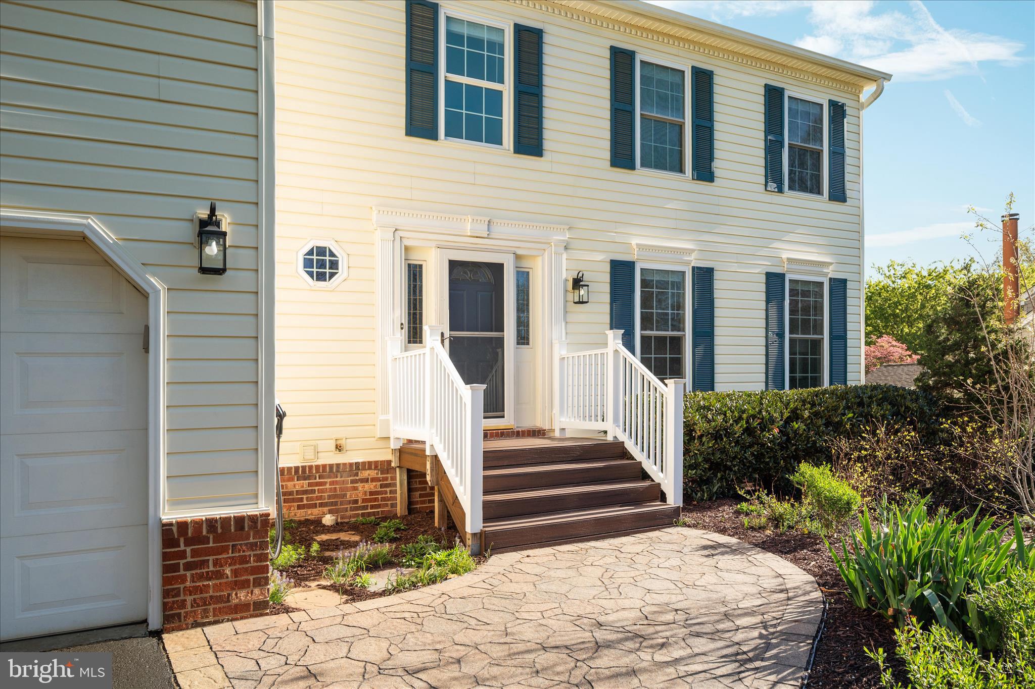13132 THORNAPPLE PLACE